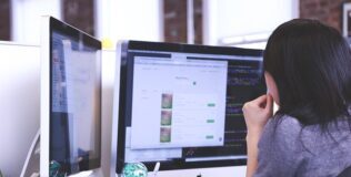 CSRD & Beyond: Clear Sustainability Communication - sustainability reporting by Fluid Translation